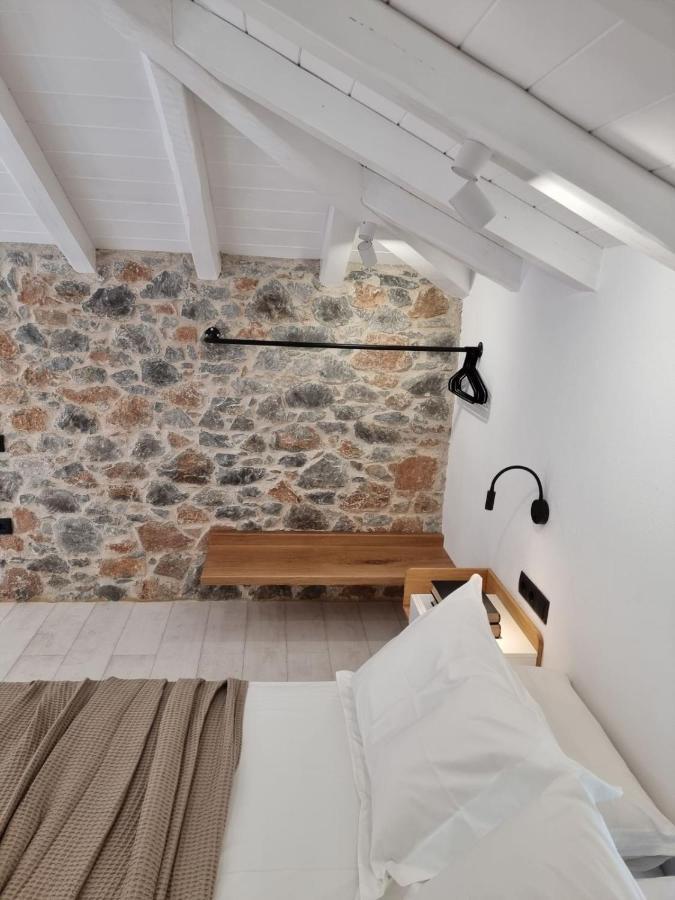 Stone Build Suite With Private Pool Kolios Exteriér fotografie
