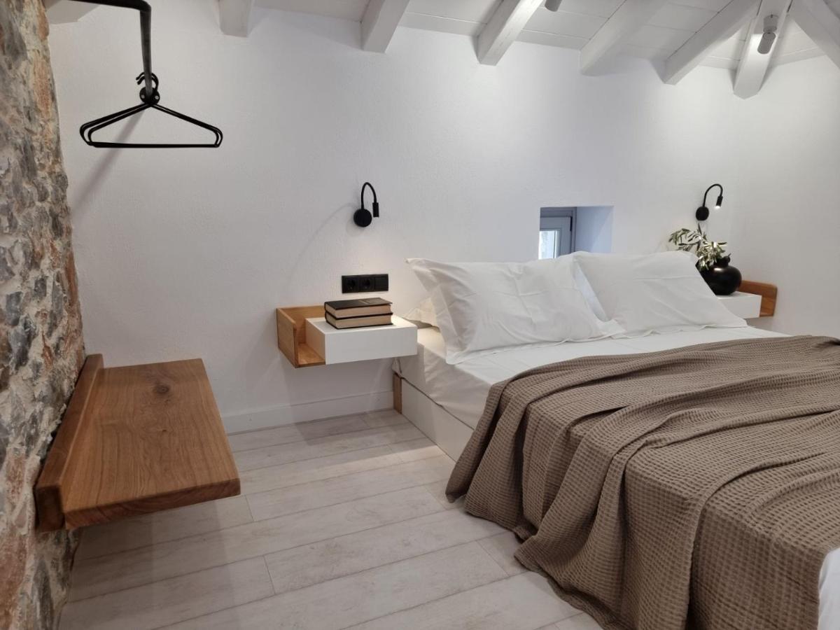 Stone Build Suite With Private Pool Kolios Exteriér fotografie
