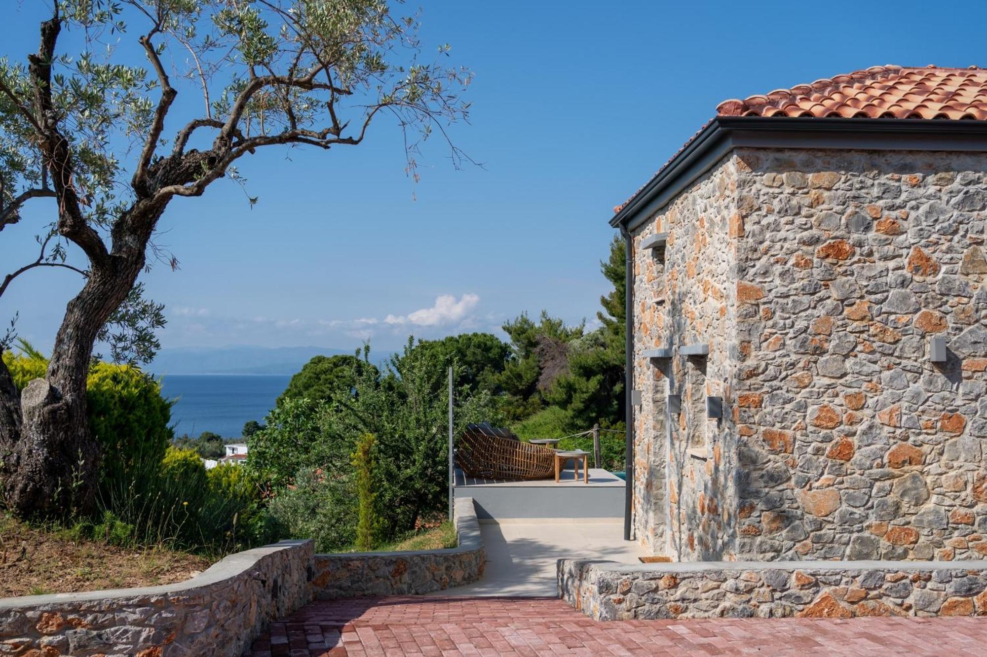 Stone Build Suite With Private Pool Kolios Exteriér fotografie
